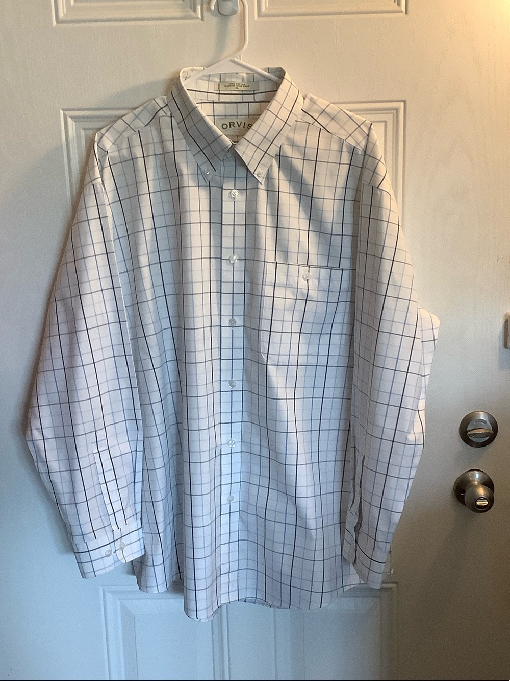 Orvis Men's White Button-Down Shirt with Blue Windowpane Size XL